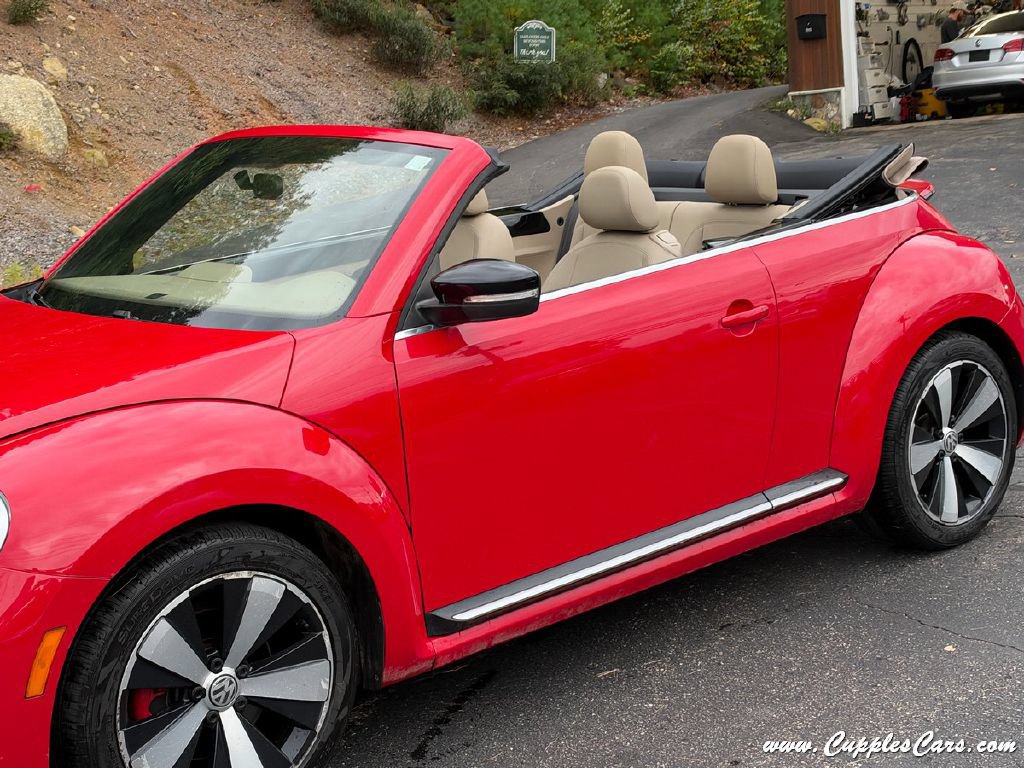 Used 2013 Volkswagen Beetle 2.0T FWD image 30