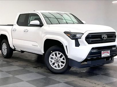 New 2025 Toyota Tacoma SR5