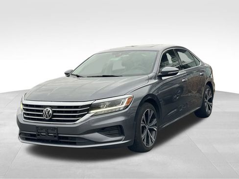 Used 2020 Volkswagen Passat 2.0T SEL image 2