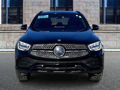 Used 2021 Mercedes-Benz GLC 300 4MATIC image 3