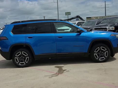 New 2026 Jeep Cherokee Laredo AWD/4WD image 9