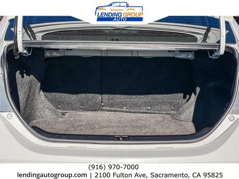 Used 2019 Toyota Corolla LE w/ Carpet Mat Package (TMS) FWD image 25