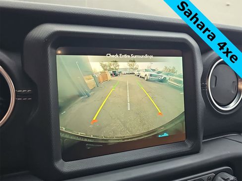 Used 2022 Jeep Wrangler Unlimited Sahara w/ Cold Weather Group image 26