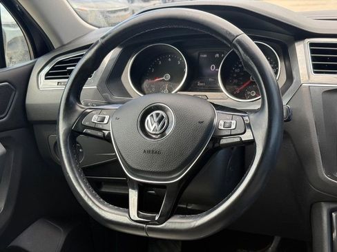 Used 2018 Volkswagen Tiguan SE AWD/4WD image 14