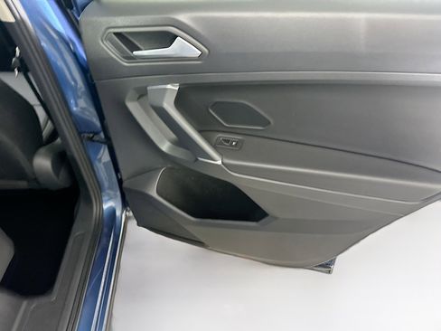 Used 2020 Volkswagen Tiguan SE image 27