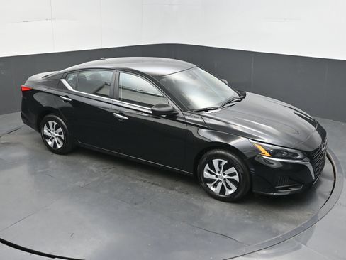 Certified 2025 Nissan Altima 2.5 S FWD image 31