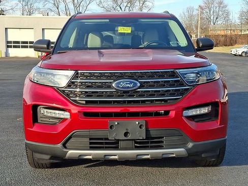 Used 2022 Ford Explorer XLT w/ Equipment Group 202A image 5