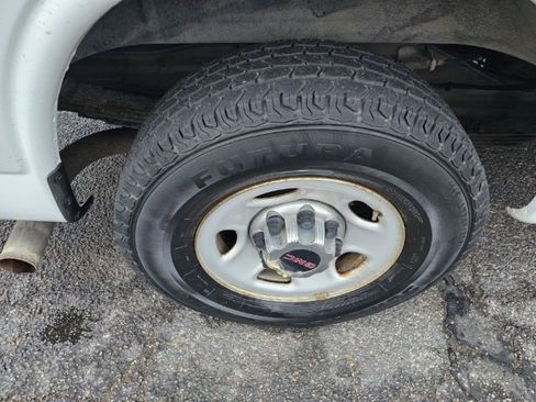 Used 2013 GMC Savana 3500 LT w/ LT Preferred Equipment Group image 40