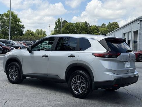 Used 2025 Nissan Rogue S FWD image 3