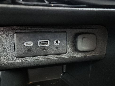 Used 2020 Buick Encore GX Select w/ Sport Touring Package image 18