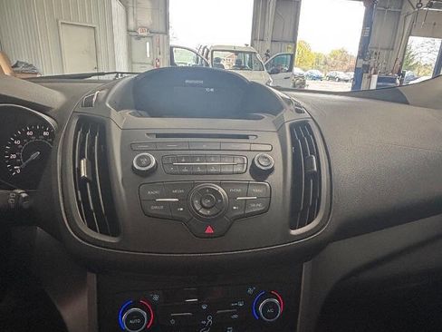 Used 2017 Ford Escape SE AWD/4WD image 3