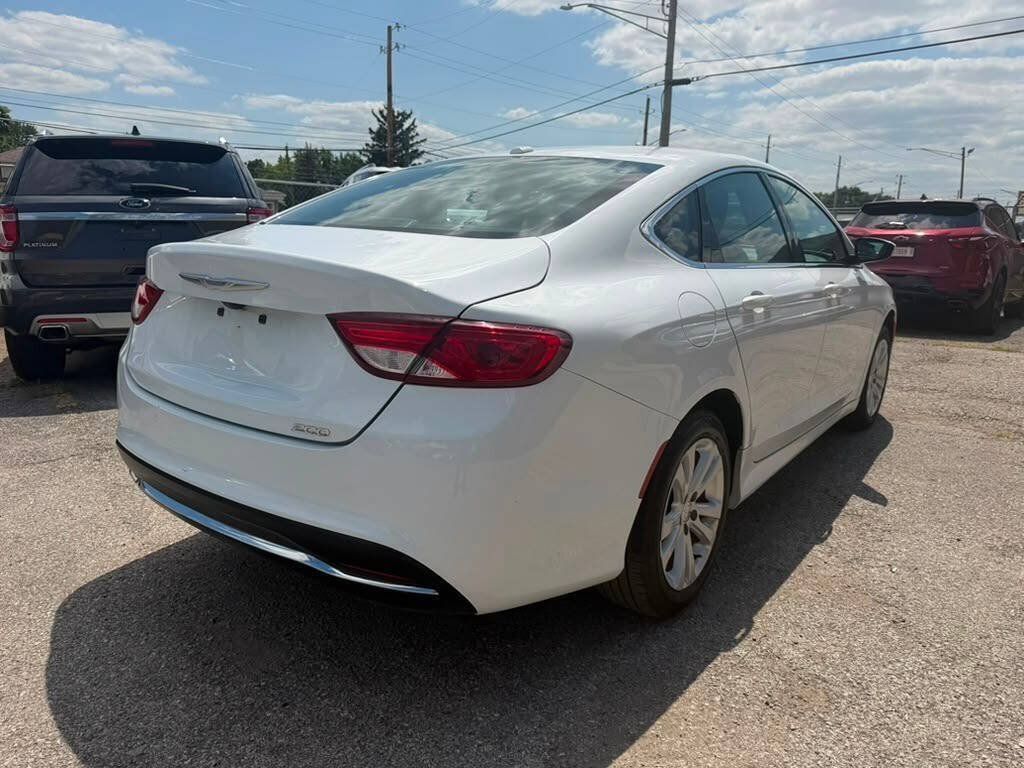 Used 2015 Chrysler 200 Limited w/ Convenience Group FWD image 4