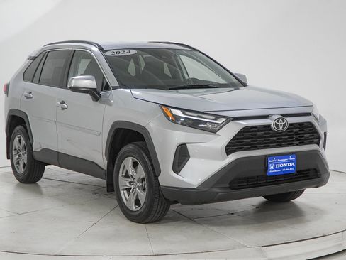 Used 2024 Toyota RAV4 XLE AWD/4WD image 15