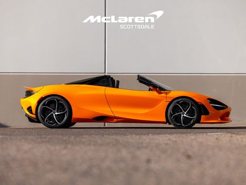 Used 2024 McLaren 750S Spider RWD image 11