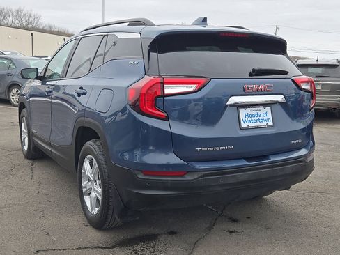 Used 2024 GMC Terrain SLE w/ Driver Convenience Package image 7