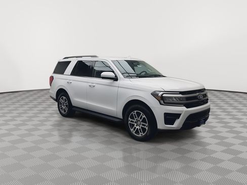 Used 2024 Ford Expedition XLT image 38