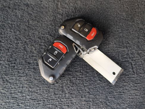 Used 2021 Jeep Wrangler Unlimited Willys image 32