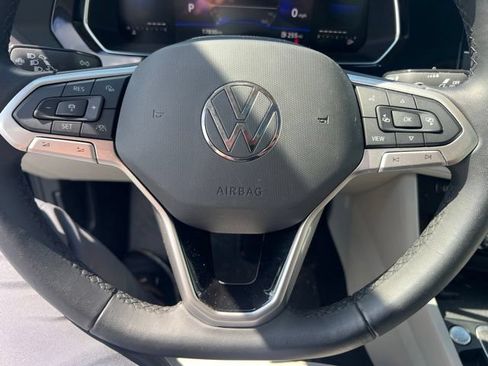 Used 2023 Volkswagen Jetta SE w/ Panoramic Sunroof Package FWD image 10