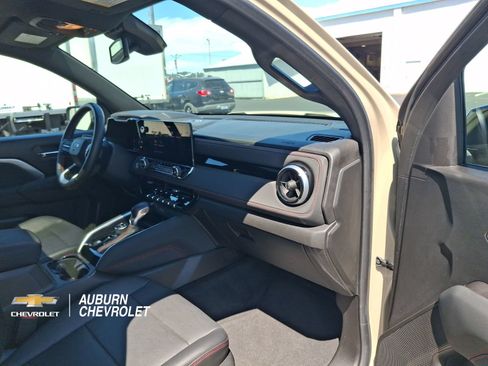 Used 2023 Chevrolet Colorado Z71 w/ Z71 Convenience Package 2 AWD/4WD image 21