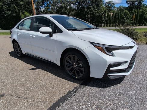Certified 2026 Toyota Corolla SE FWD image 9