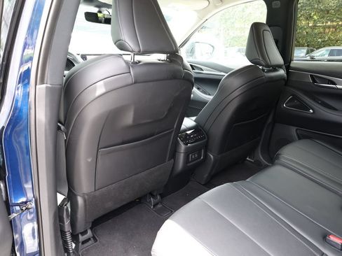 Certified 2026 INFINITI QX60 Luxe w/ Family Package AWD/4WD image 19