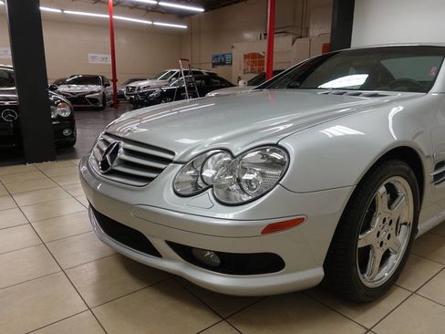 Used 2004 Mercedes-Benz SL 55 AMG image 11