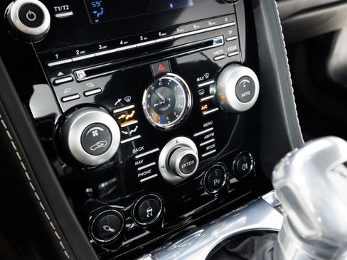 Used 2009 Aston Martin DBS Coupe RWD image 24