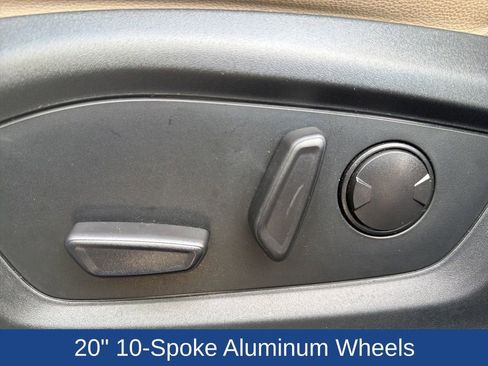 Used 2022 Ford Explorer Limited w/ Limited Technology Package image 14