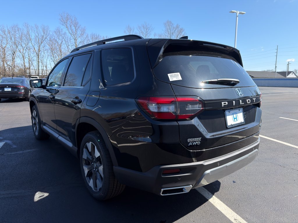 New 2026 Honda Pilot Touring image 3
