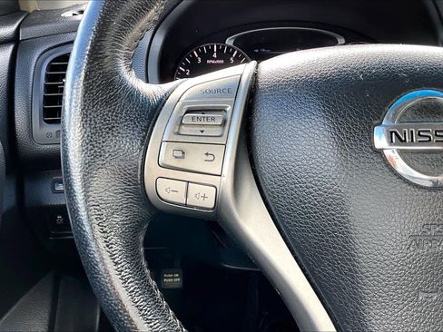 Used 2013 Nissan Altima 2.5 SV FWD image 24
