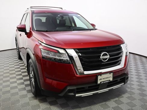 Used 2024 Nissan Pathfinder SL AWD/4WD image 9