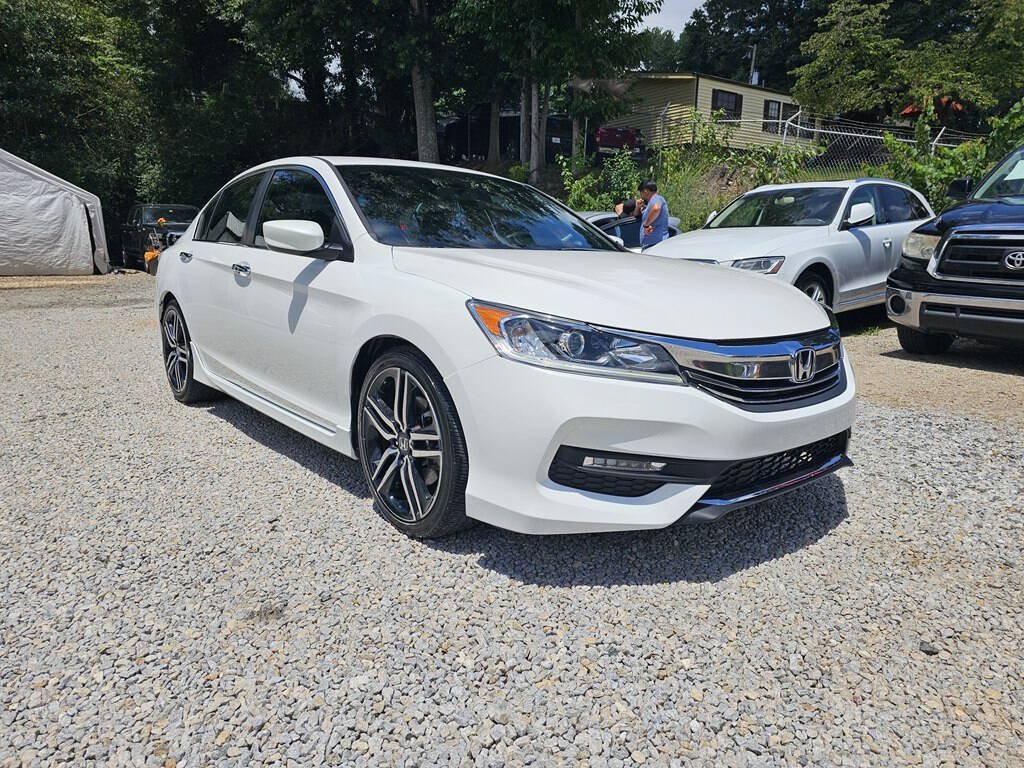 Used 2017 Honda Accord Sport image 6