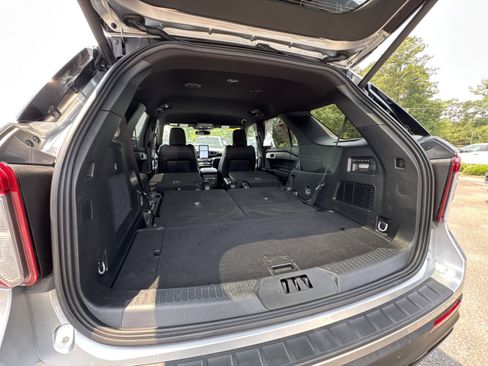 Used 2024 Ford Explorer ST w/ Equipment Group 401A image 31