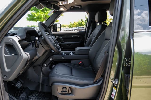 New 2026 Land Rover Defender 110 X-Dynamic SE AWD/4WD image 4