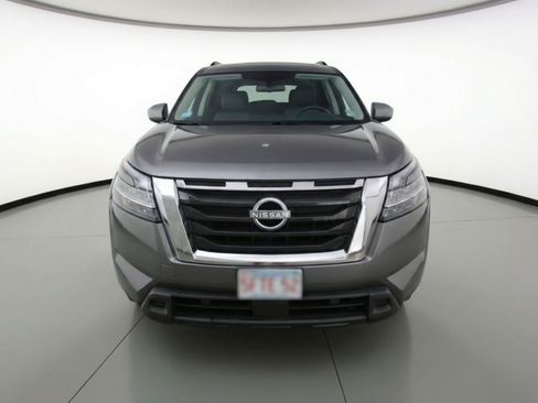 Used 2025 Nissan Pathfinder SV AWD/4WD image 2