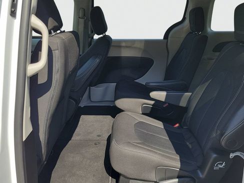 Used 2023 Chrysler Voyager LX FWD image 28