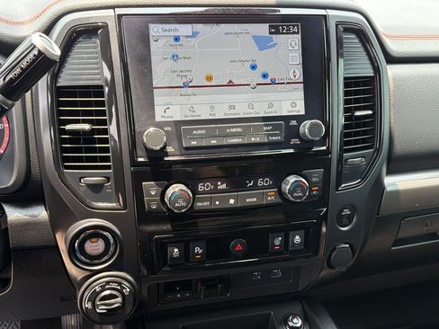 Used 2024 Nissan Titan PRO-4X w/ Pro-4x Convenience Package AWD/4WD image 18