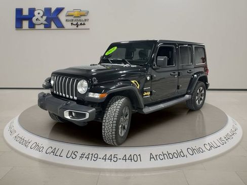 Used 2018 Jeep Wrangler Unlimited Sahara AWD/4WD image 3