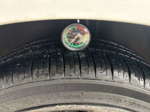 Used 2016 Chrysler 200 S w/ Navigation & Sound Group I image 10