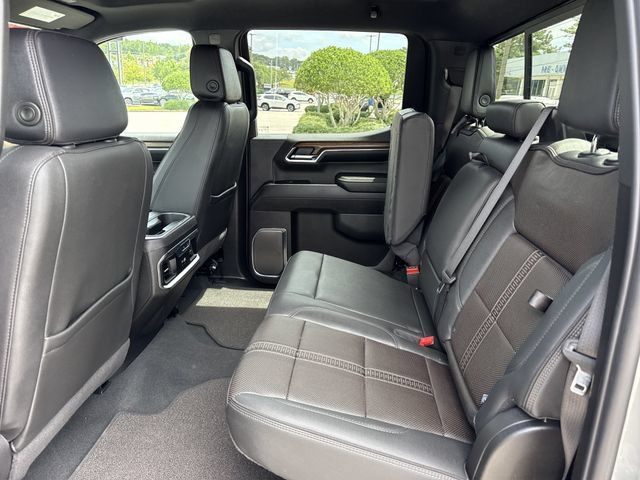 Used 2024 Chevrolet Silverado 1500 High Country w/ Technology Package AWD/4WD image 10