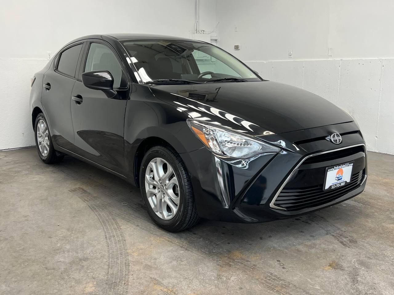 Used 2016 Scion iA FWD image 3