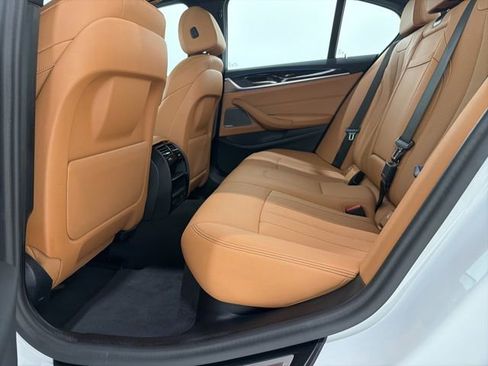 Used 2023 BMW 530e xDrive w/ Premium Package AWD/4WD image 17