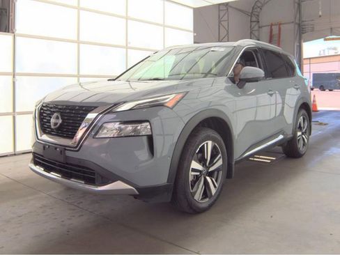 Used 2023 Nissan Rogue Platinum w/ Platinum Premium Package AWD/4WD image 2