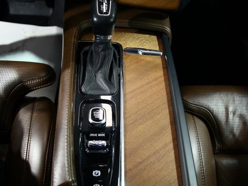 Used 2018 Volvo XC90 T6 Inscription w/ Convenience Package image 22