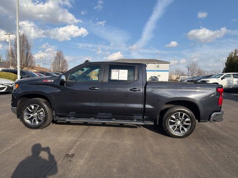 Used 2024 Chevrolet Silverado 1500 LT image 2