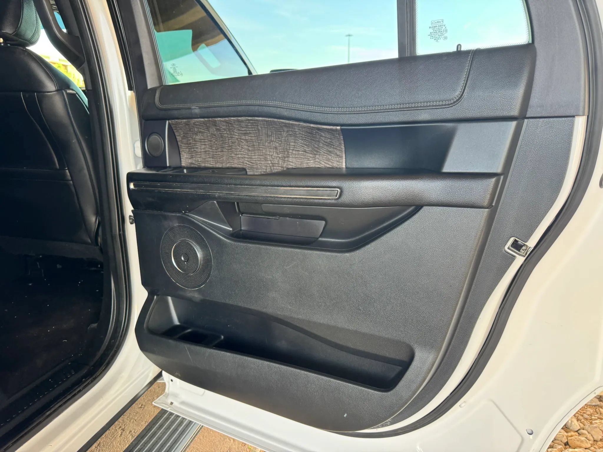 Used 2021 Ford Expedition Max Limited RWD image 25