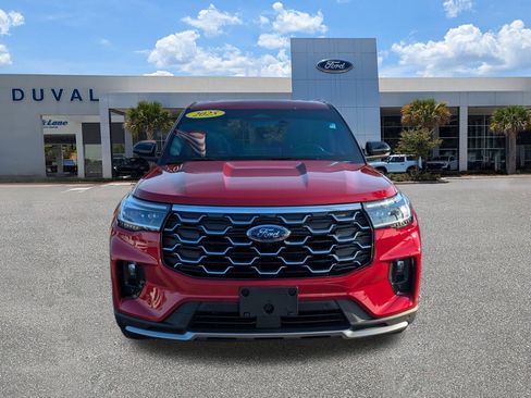 Used 2025 Ford Explorer Platinum w/ Ultimate Package image 9