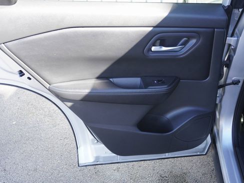 Used 2024 Nissan Rogue SV image 22