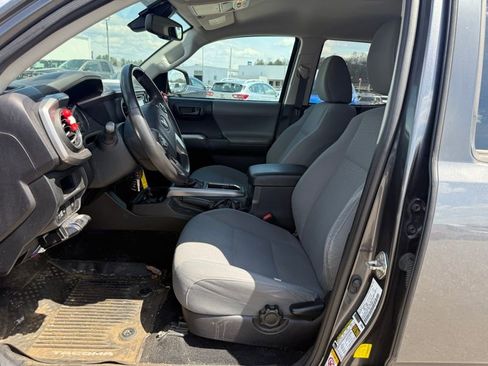 Used 2019 Toyota Tacoma SR5 image 10