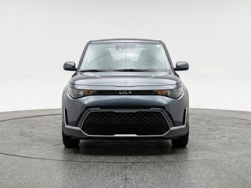 Used 2025 Kia Soul LX w/ LX Technology Package image 2